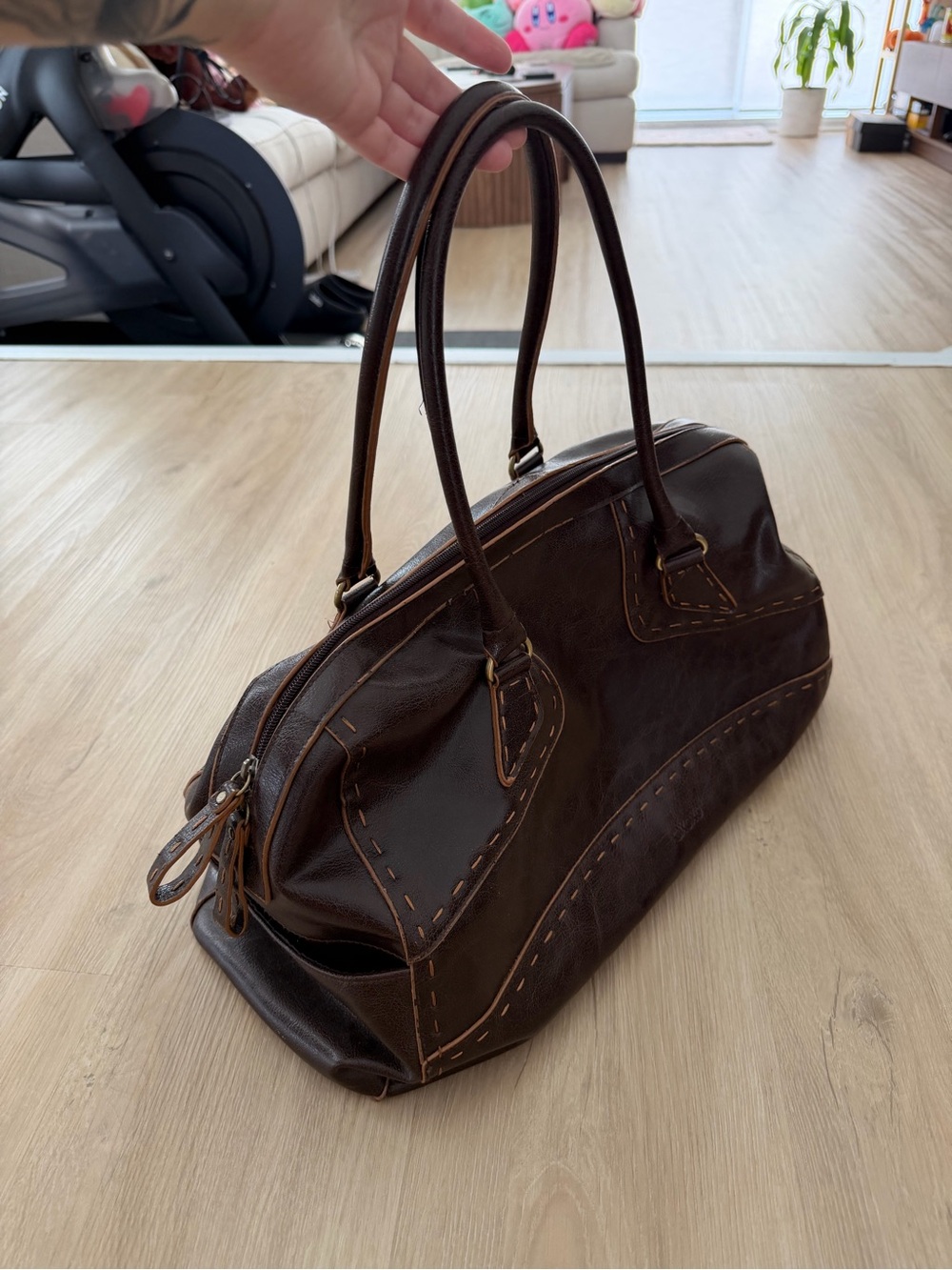 Vintage Brown Faux Leather Bowling Bag Style with Contrast Stitching - Picture 3 of 10